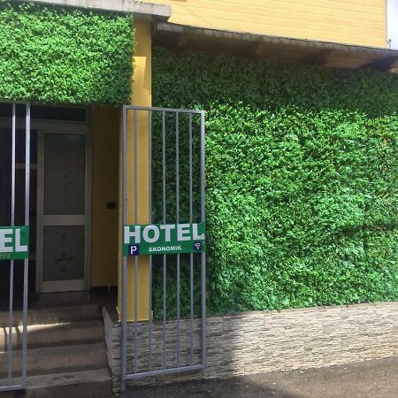 Orange Villa Hotel Тирана Екстериор снимка