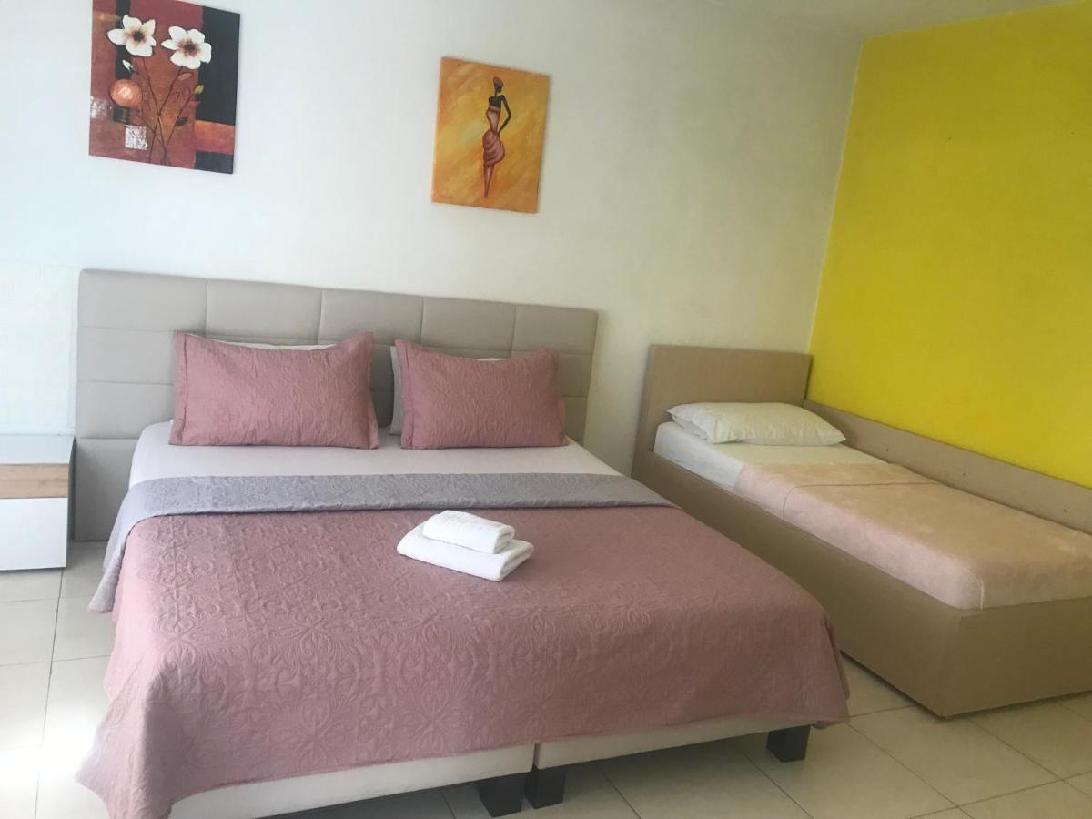 Orange Villa Hotel Тирана Екстериор снимка