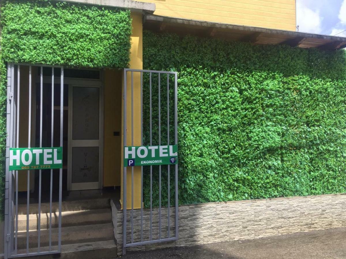 Orange Villa Hotel Тирана Екстериор снимка